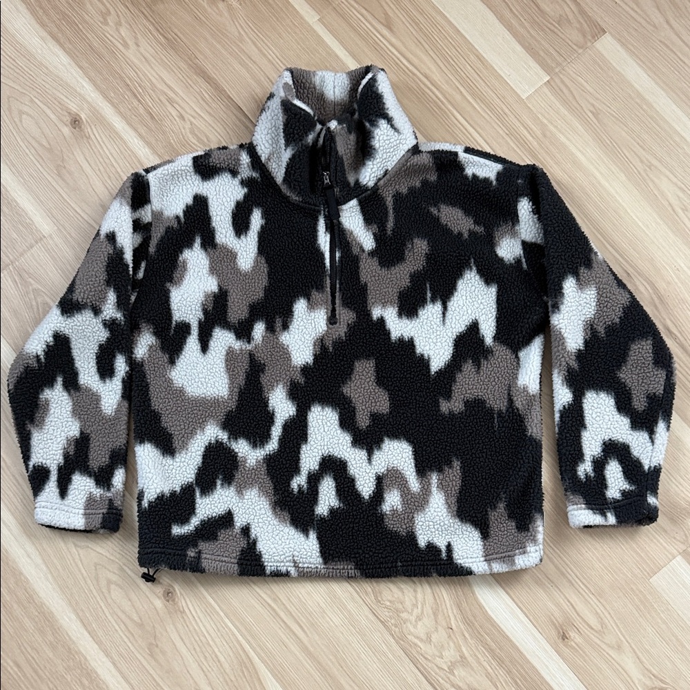 Eddie Bauer Black, Gray and White Fleece Pullover